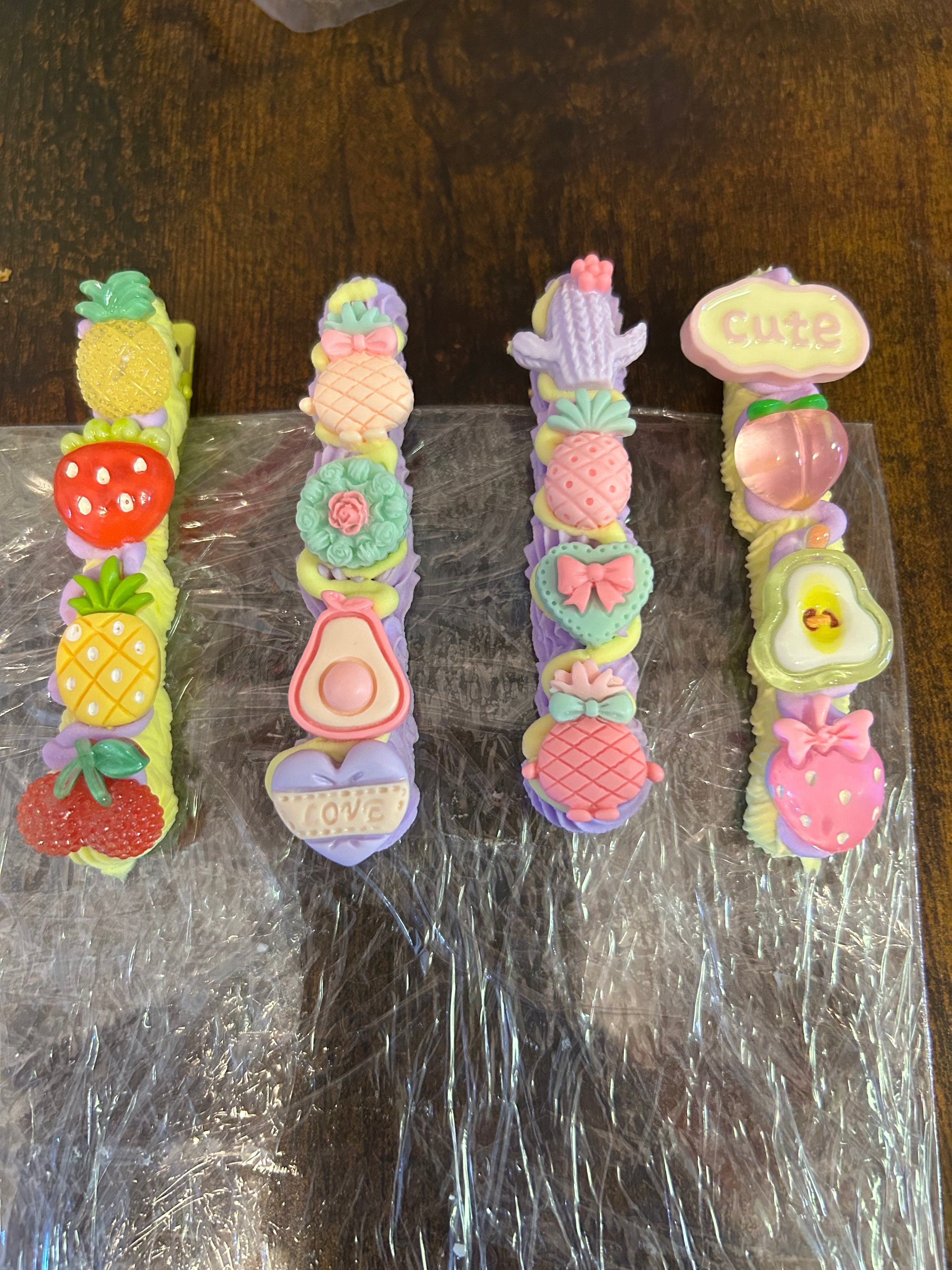 Scoop gold/color/purple/yellow/pastel/fruit